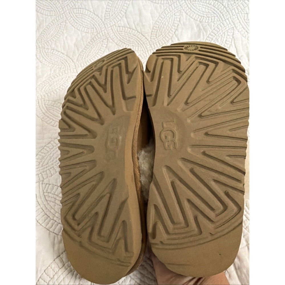 UGG Disquette Chestnut Shearling Leather Girls size 2 Slippers Sandals EUC - Picture 6 of 8
